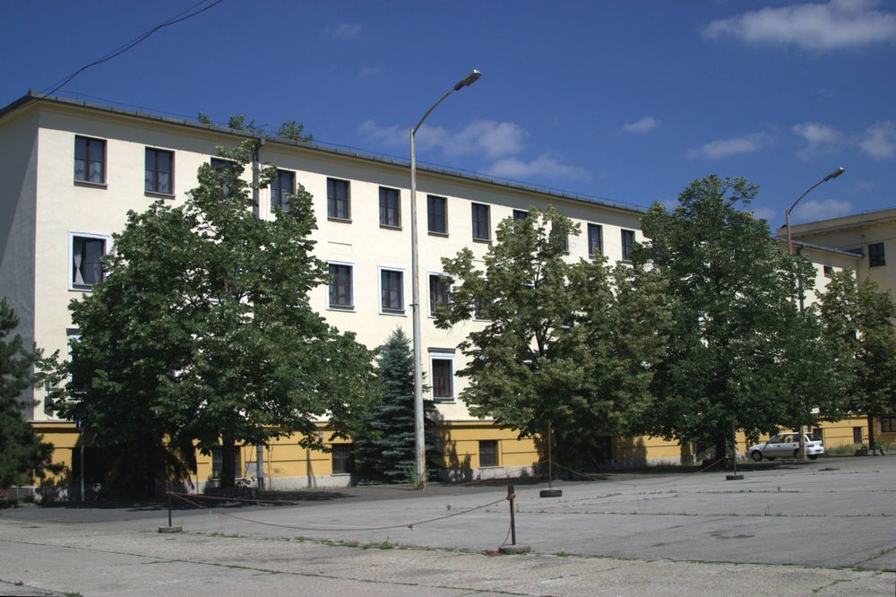 A főépület nyugati szárnya