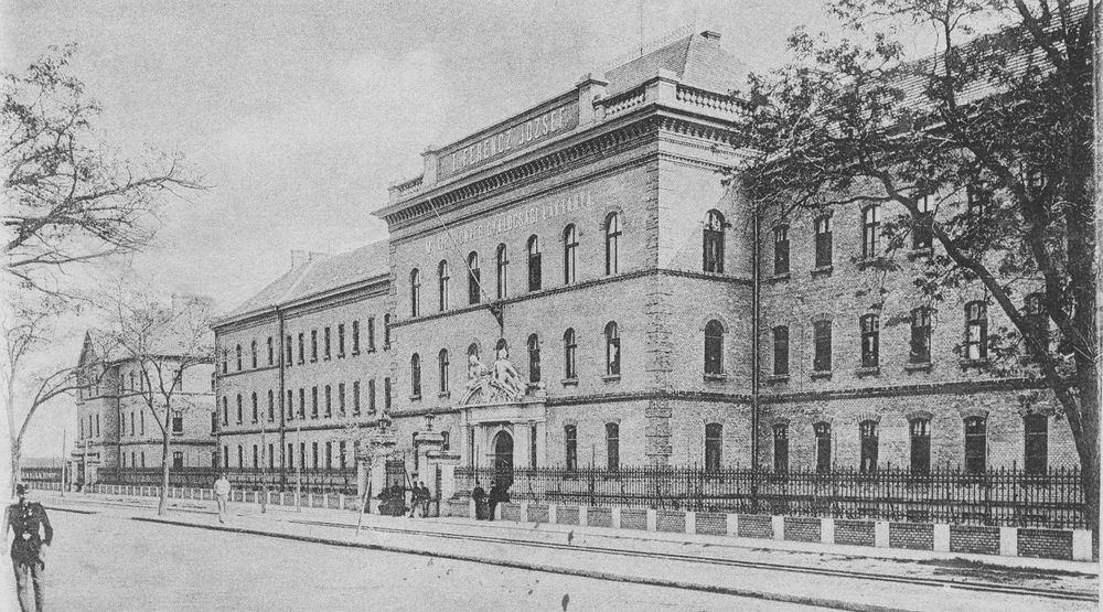 A laktanya főbejárata