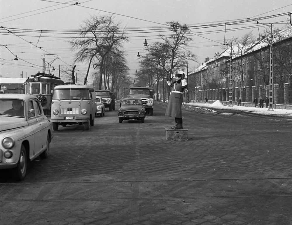 Üllői út - Könyves Kálmán körút kereszteződése az 1960-as években